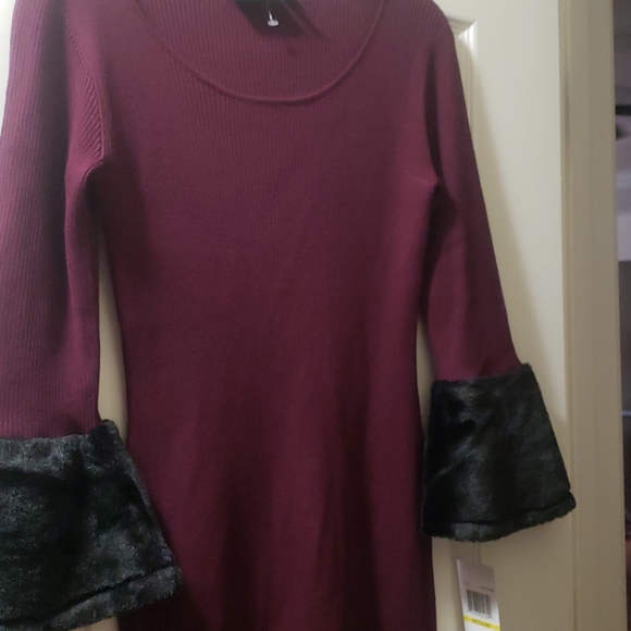 Nina Leonard wine with black dress - Picture 4 of 7